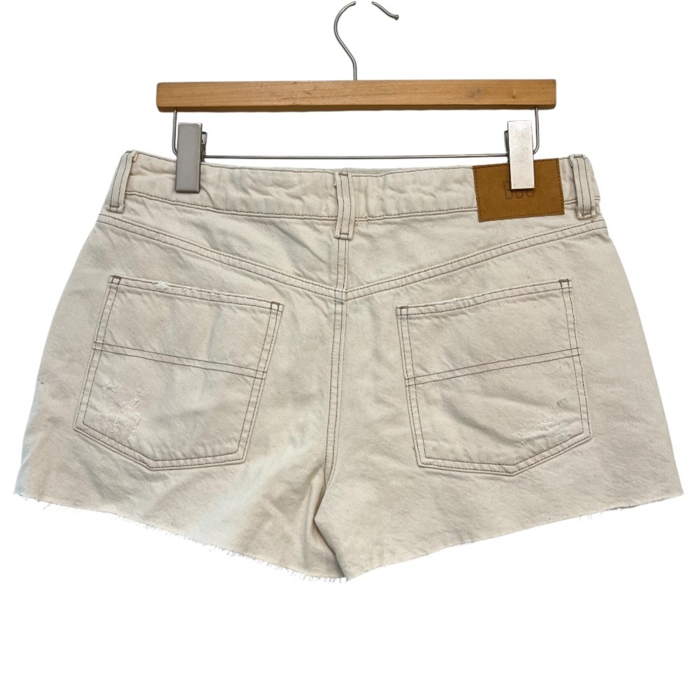 BDG Urban Outfitters Distressed Neutral Cream Denim Shorts Raw Hem Size 31 NWT - Picture 3 of 11